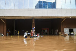 Kena Dampak Banjir, Omzet Mal-Mal Ini Anjlok Hingga 50 Persen
