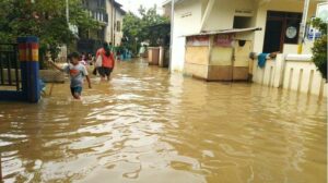 Banjir Masih Genangi Dayeuhkolot, Warga: Gimana Pak Gubernur Banjir Terus?