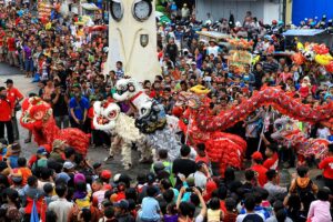 7 Tradisi Unik Perayaan Imlek di Indonesia