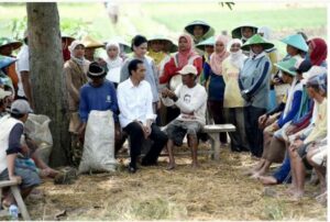 100 Hari Jokowi Menjabat, Beban Masyarakat Kian Berat
