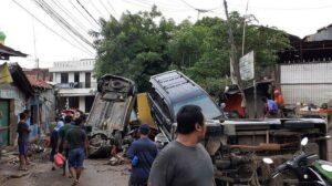 Ridwan Kamil Hanya Pantau Lewat Udara, Korban Banjir Setinggi 8 Meter Kecewa