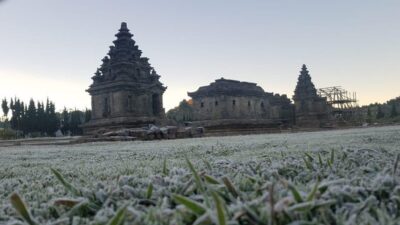 Fenomena Unik! Embun Es Dieng Muncul di Musim Penghujan