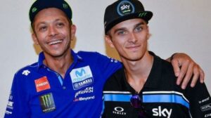 Berduet Dengan Sang Adik Luca Marini, Valentino Rossi Ke Petronas Yamaha?