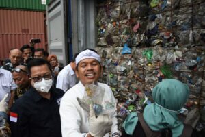 Modus Mafia Keruk Laba Bisnis Impor Sampah Beracun