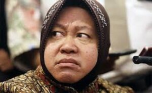 Untung Bu Risma Bukan Gubernur DKI Jakarta