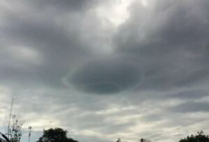 Geger Awan Mirip UFO Di Lembang, Ini Penjelasan BMKG