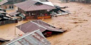 14 Kecamatan di Karawang Terendam Banjir, Ribuan Orang Mengungsi