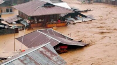 14 Kecamatan di Karawang Terendam Banjir, Ribuan Orang Mengungsi