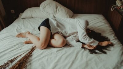 Ketahuan Selingkuh Dengan 4 Pria, Suami Lem Vagina Istri