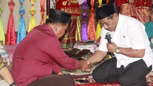 Cegah Wabah Corona, Bupati Belitung Kerahkan Para Dukun dan Tetua Adat
