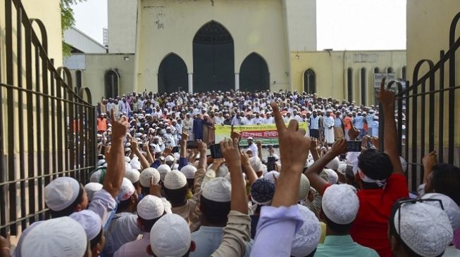 85063-aksi-protes-puluhan-muslim-di-bangladesh-menolak-kedatangan-pm-india-narendra-modi