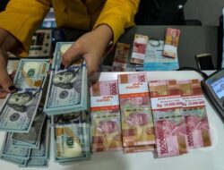 Ambyar! Dolar AS Tembus Rp.15.495, Terburuk Sejak Juli 1998