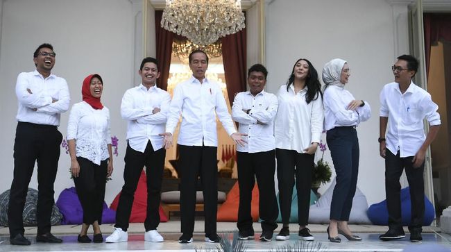 Tak Berguna Saat Wabah Corona, 7 Stafsus Milenial Jokowi Buang-Buang Anggaran