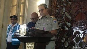 Anies Baswedan Beri Insentif Maksimal Bagi Tenaga Medis Corona