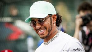Belum Jalani Tes Corona, Lewis Hamilton Klaim Dirinya Sehat