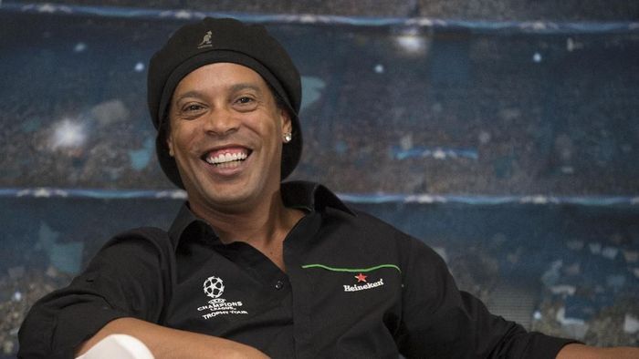 5 Kekacauan Hidup Ronaldinho Pasca Pensiun Dari Sepakbola