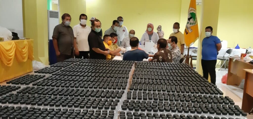 Golkar Jatim Produksi Massal Ribuan Liter Hand Sanitizer