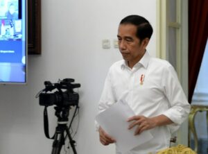 30 Hari Menanti Janji Jokowi Turunkan Harga BBM Yang Harusnya Rp.5.000-an