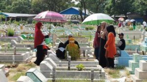 Pandemi COVID-19, MUI Minta Ziarah Kubur Jelang Ramadhan Ditiadakan