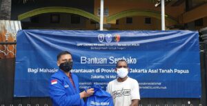 Bareskrim Polri Salurkan Sembako Untuk Anak Muda Perantauan Lewat GAMKI dan GMKI