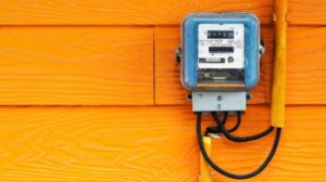 Heran! Sudah Era Digital Tapi Meteran Listrik PLN Masih Dicatat Manual