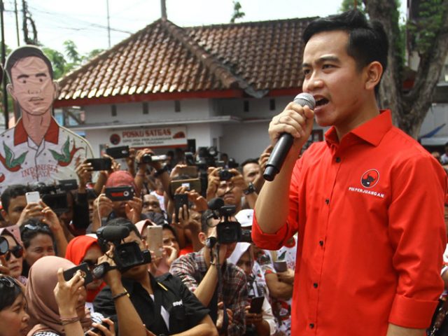 IPO: Putra dan Menantu Jokowi Belum Layak Jadi Pemimpin Daerah
