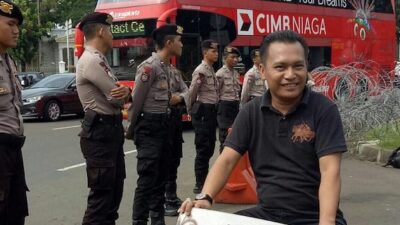 Serapan Dana Corona Minim, Iwan Sumule: Para Menteri Takut Disalahkan Kalau Tiba-Tiba Jokowi Lengser?