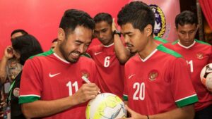 Pandemi COVID-19, Ponaryo Astaman: Gaji Pesepakbola Ada Yang Di Bawah UMR