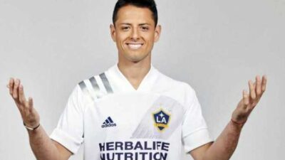 Kagumi Nabi Muhammad Bikin Chicharito Berdoa Seperti Seorang Muslim