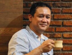 Hebat di Mata Hukum, Iwan Sumule: Denny Siregar Buzzer Pemerintah Dengan Hak Imunitas