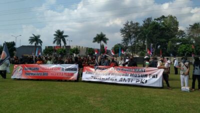 Sambangi Balai Kota Tasikmalaya, Puluhan Santri Pertanyakan Tindak Lanjut Kasus Denny Siregar