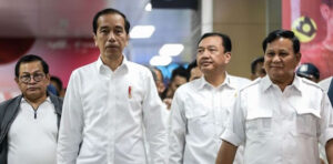 Ancaman Reshuffle Jokowi Dibantah Mensesneg, Iwan Sumule: Pemerintah Suka Bikin Prank!