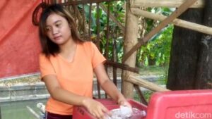 Penghasilan Penjual Es Tebu Cantik di Mojokerto Bikin Geleng-Geleng Kepala