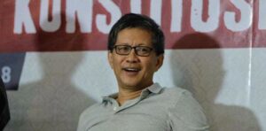 Rocky Gerung: Pembakaran Poster Habib Rizieq Operasi Intelijen Yang Dungu