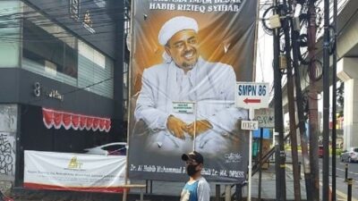 Istana Larang Gambar Jokowi, Marak Baliho Wajah Habib Rizieq Sambut HUT RI Ke-75