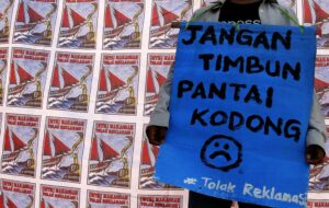 Tolak Reklamasi Makassar New Port, Nelayan Ditangkap Kapalnya Dikaramkan