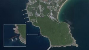 Terekam! Kapal Selam Nuklir China di Pangkalan AL Bawah Tanah Yulin di Pulau Hainan