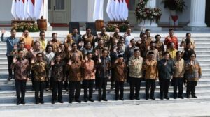 Para Menteri Jokowi Dilarang Keluar Jakarta Hingga 22 Agustus, Kenapa?
