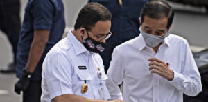 Jokowi Masih Gengsi Adopsi Cara Anies Terapkan PSBB Total?