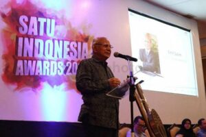 Bukan Gerilya, Emil Salim Minta Jokowi Perang Total Lawan Corona