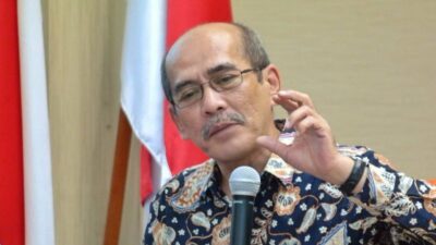 Faisal Basri: Tangani COVID-19 Sambil Dongkrak Ekonomi Ibarat Mimpi Siang Bolong
