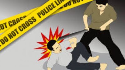 Lagi Sujud Pimpin Shalat Berjamaah, Imam Masjid Dihantam Balok Kayu