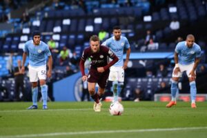Diwarnai Tiga Penalti, Leicester Tumbangkan City 5-2 di Etihad