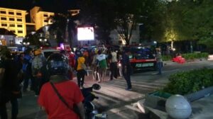 Tim Paramedis Direpresi, Ditembak Gas Air Mata dan Dilarang Tolong Peserta Aksi Tolak UU Cipta Kerja