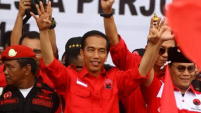 Dulu Pasrah Disebut Petugas Partai, Kini Jokowi Pilih Membangkang Pada Partainya