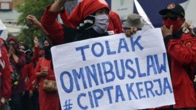 Jika Jokowi Teken UU Cipta Kerja, Buruh Ancam Demo Besar-Besaran 1 November