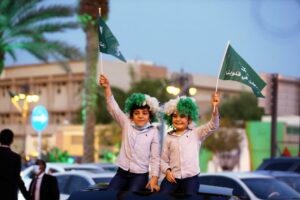 Arab Saudi Peringkat Tiga Negara Paling Bahagia, India dan Malaysia di Peringkat 13 dan 15