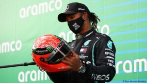 Hamilton Pastikan Masih Berkarier di F1 Untuk 3 Tahun Ke Depan