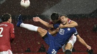 Pitingan Maguire Ke Azpilicueta Mirip Jurus Pegulat Legendaris Hulk Hogan