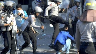 ICW Duga Polisi Belanja Rp.408 Miliar September Lalu Untuk Persiapan Demo Omnibus Law